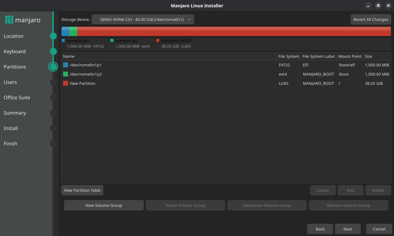 Calamares Partitionsliste mit LUKS Wurzelpartition, /boot und /boot/efi